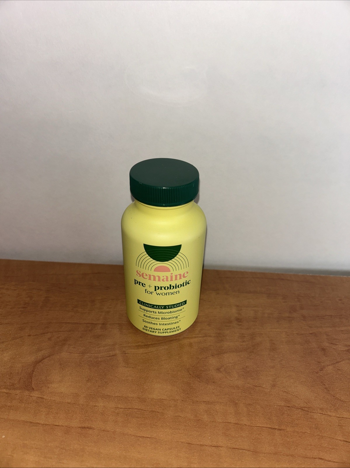 New Semaine Super Powered Prebiotic + Probiotic for Women 60 Capsules BB:08/2026