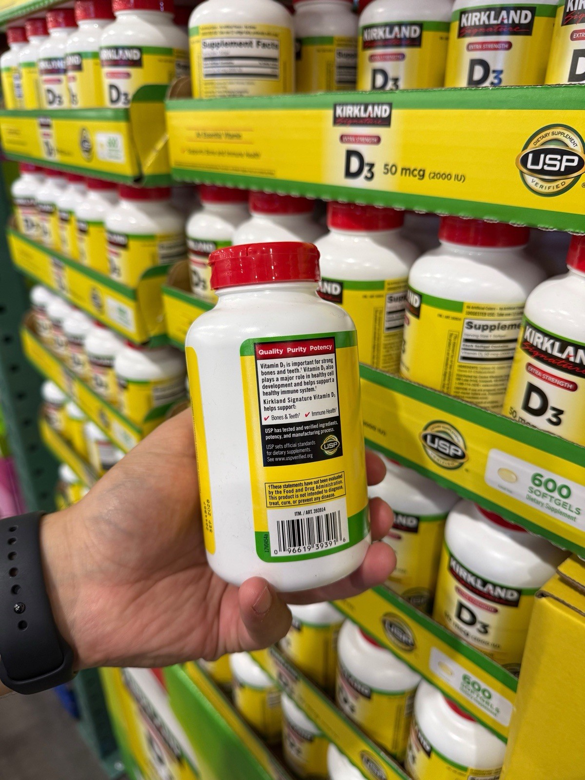 Kirkland Signature Vitamin D3 Extra Strength 50 mcg (2000 IU) 600 Softgels