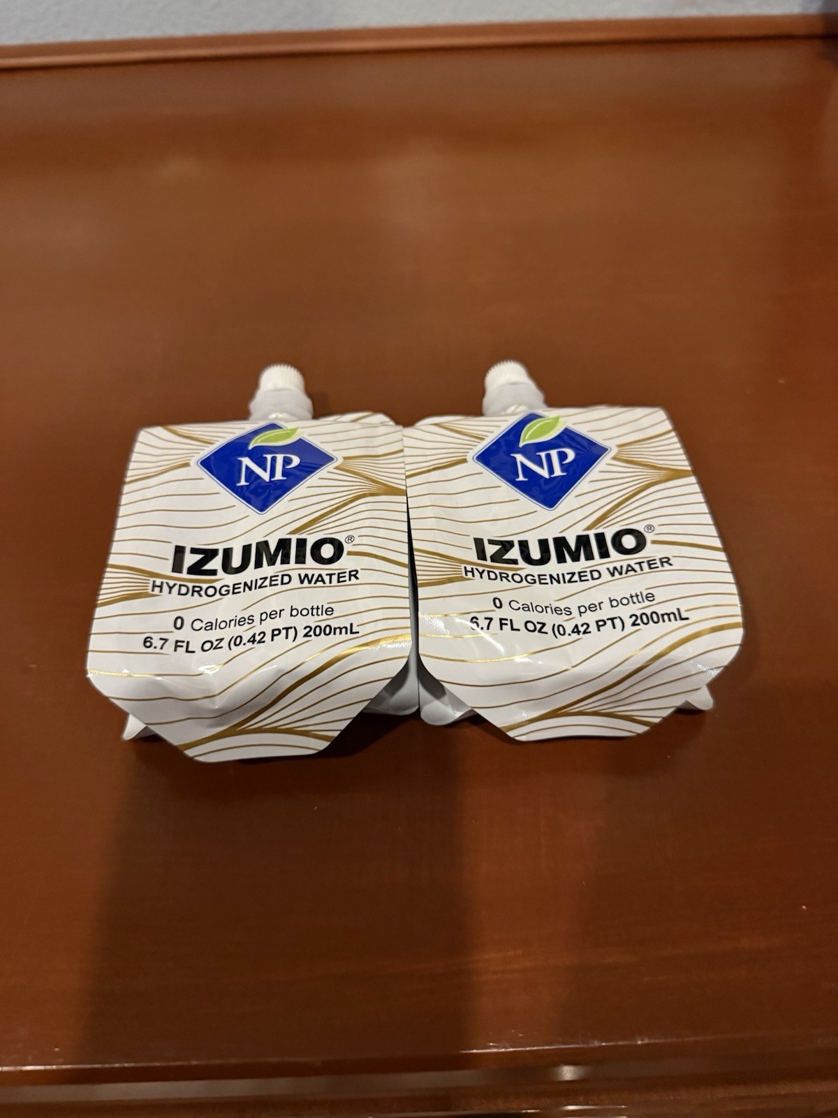 Izumio Naturally Plus Hydrogenized Water 1 carton 6.7 FL OZ x 4 Packs